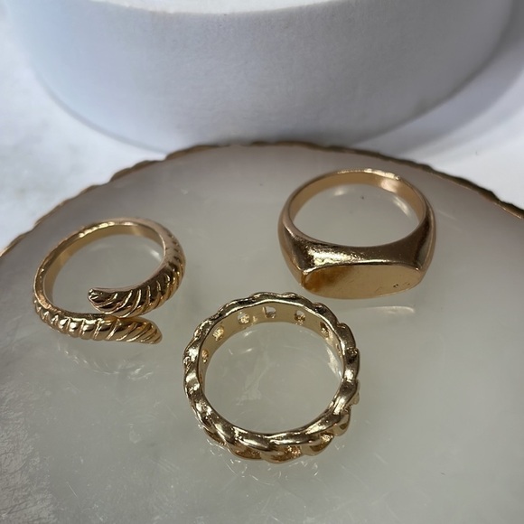 Assorted Jeweled Fashion Stackable Gold Rings - Picture 4 of 8